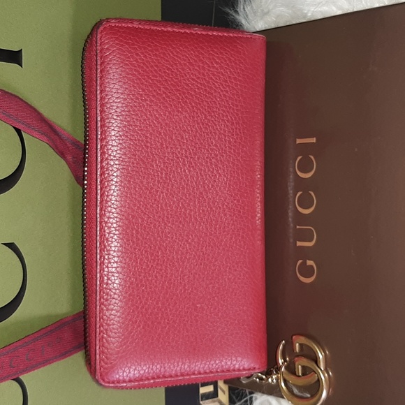 Gucci Red GG Zippy Wallet EUC - Picture 15 of 16